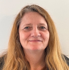 Staff member Annie Rasile from ID_56c96d2a8249