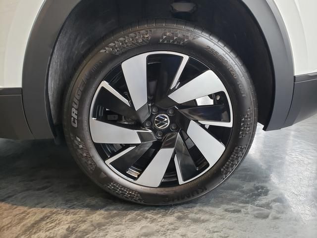 2025 Volkswagen Atlas Cross Sport SE w/Tech - Photo 12