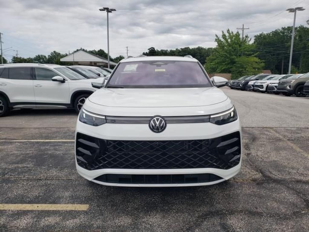 New 2026 Volkswagen Tiguan SEL R-Line Turbo SUV