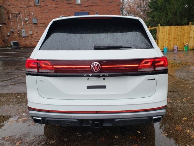 2025 Volkswagen Atlas Peak Edition photo 4