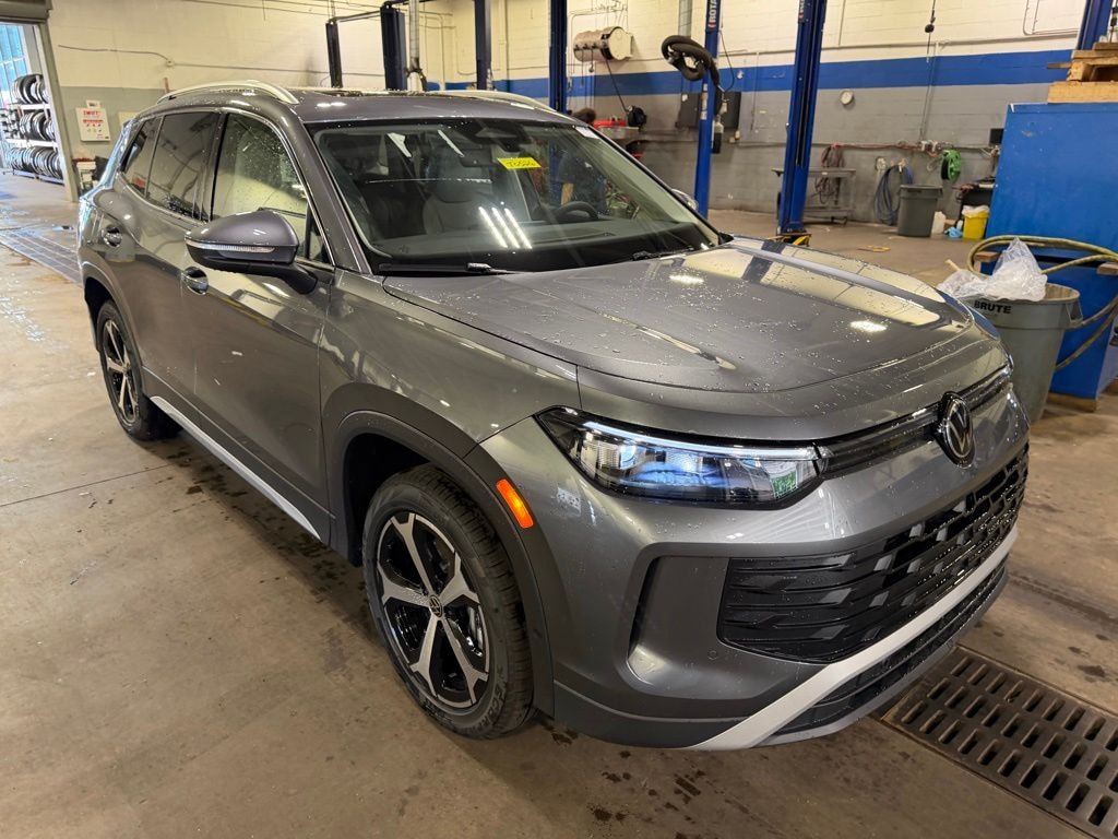 New 2026 Volkswagen Tiguan 2.0T SE SUV