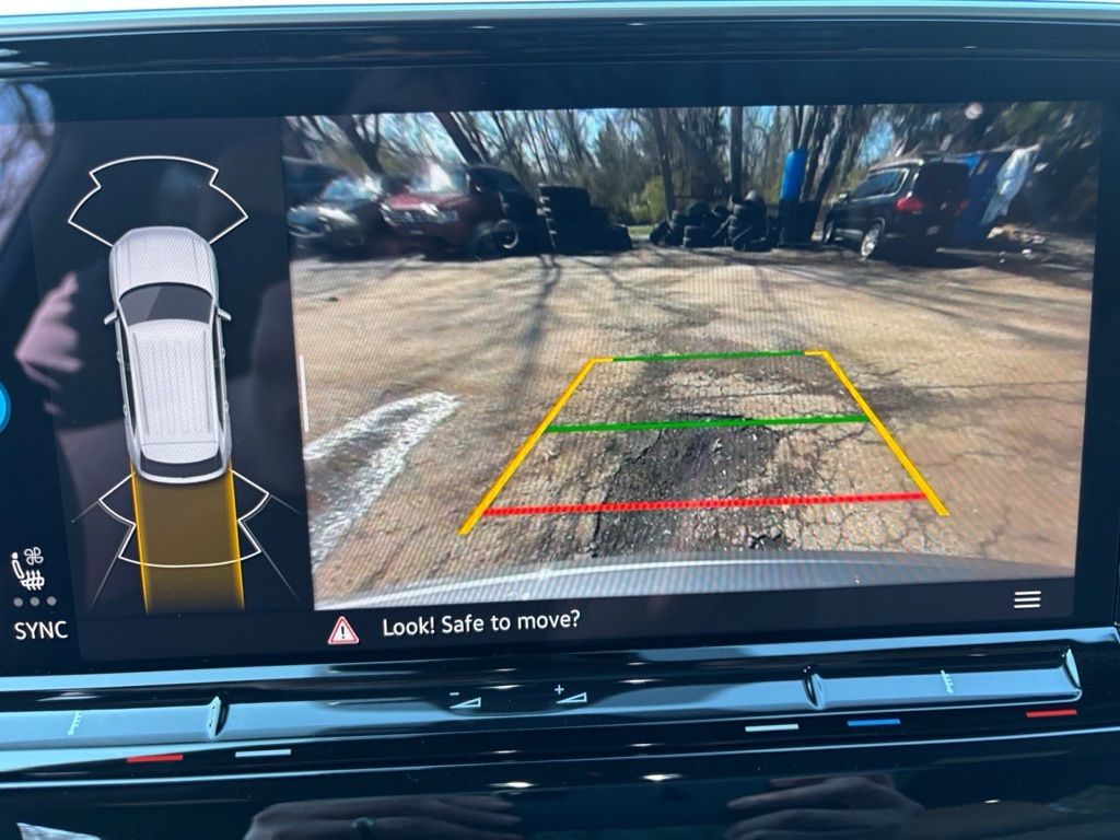 2026 Volkswagen Atlas Cross Sport SE w/Tech - Photo 25