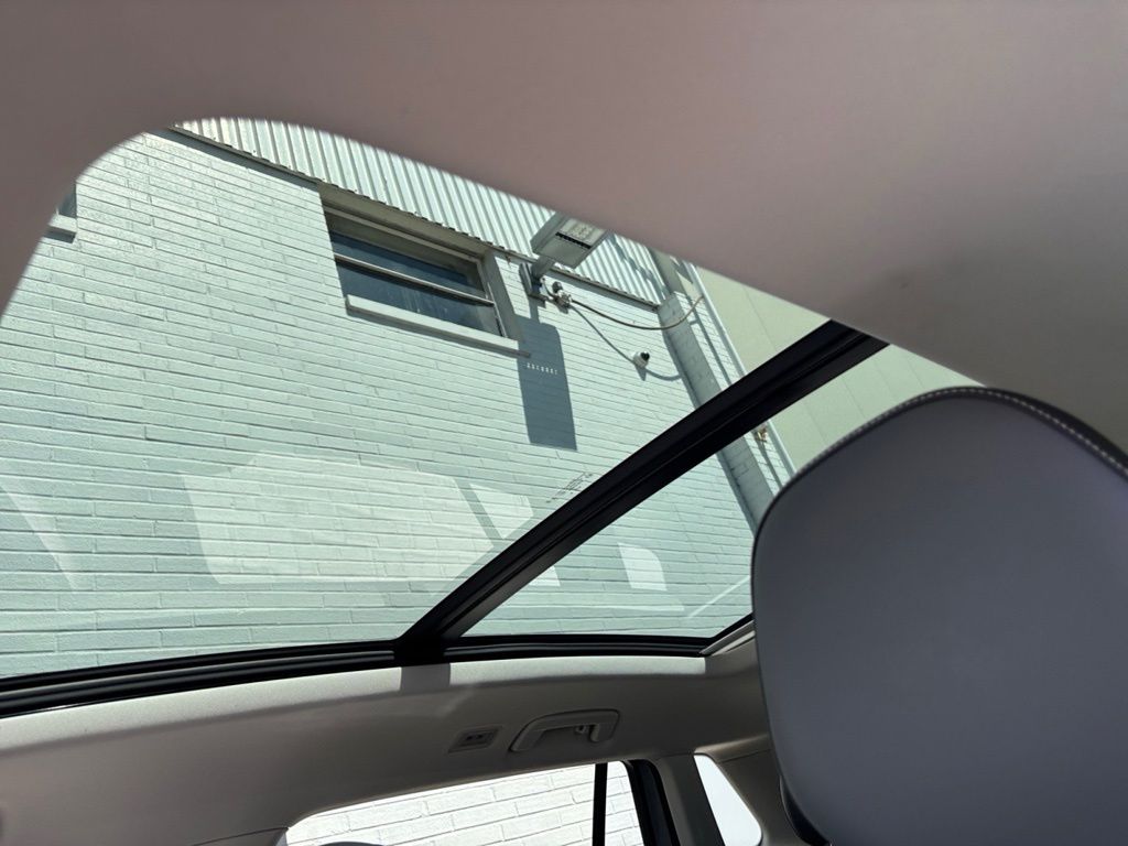 2025 Volkswagen Tiguan SE - Photo 25