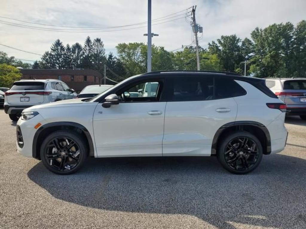 New 2026 Volkswagen Tiguan SE R-Line Black SUV