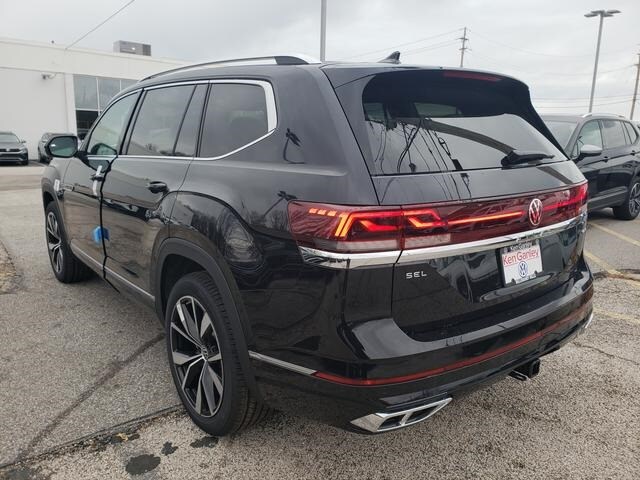 2025 Volkswagen Atlas SEL Premium R-Line photo 3