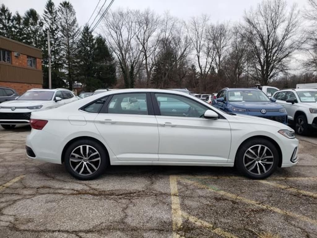 New 2026 Volkswagen Jetta 1.5T SE Sedan