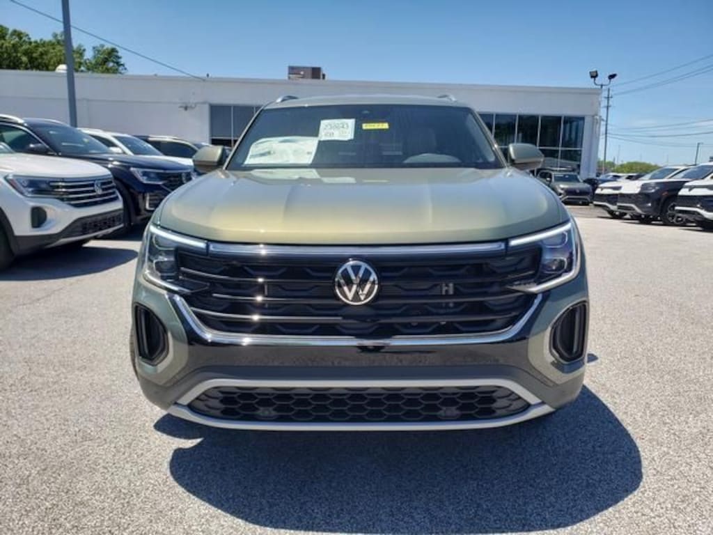 New 2026 Volkswagen Atlas Cross Sport 2.0T SE w/Technology SUV