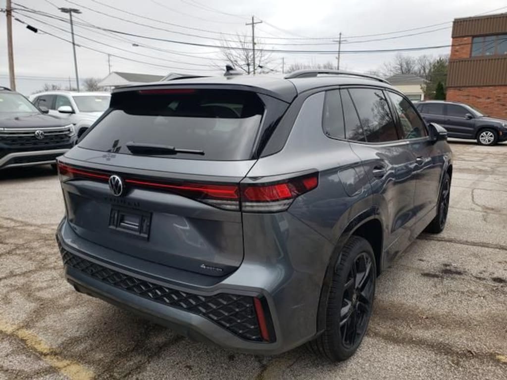 New 2026 Volkswagen Tiguan 2.0T SE R-Line Black SUV