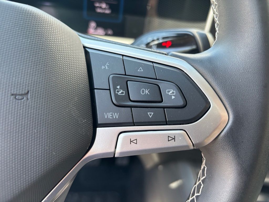 2025 Volkswagen Tiguan SE - Photo 22