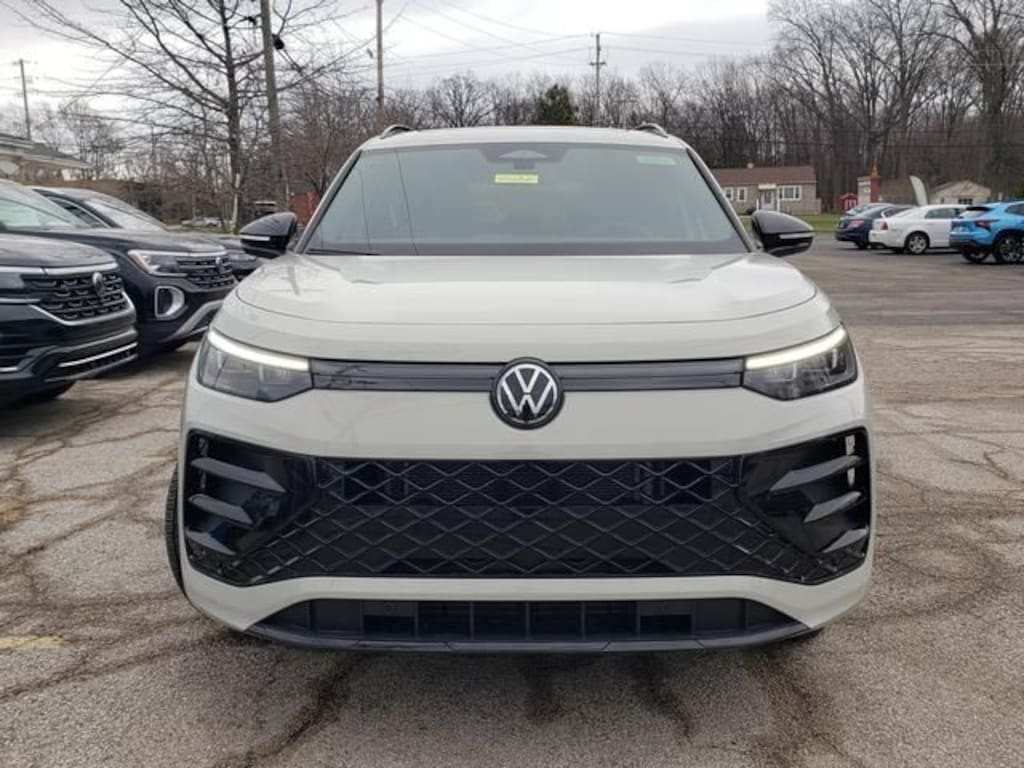 New 2026 Volkswagen Tiguan 2.0T SE R-Line Black SUV