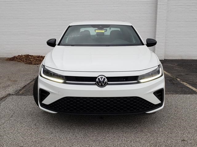 2025 Volkswagen Jetta 1.5T Sport photo 2
