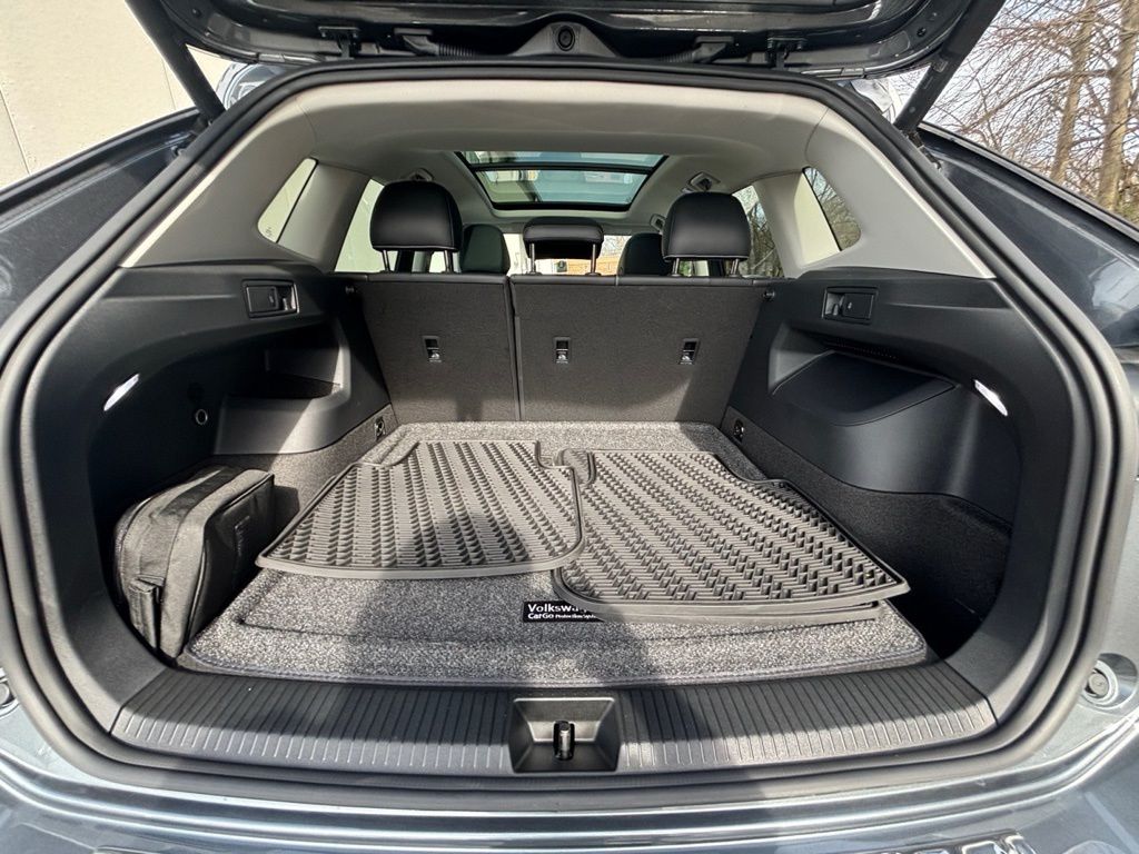2025 Volkswagen Tiguan SE - Photo 28