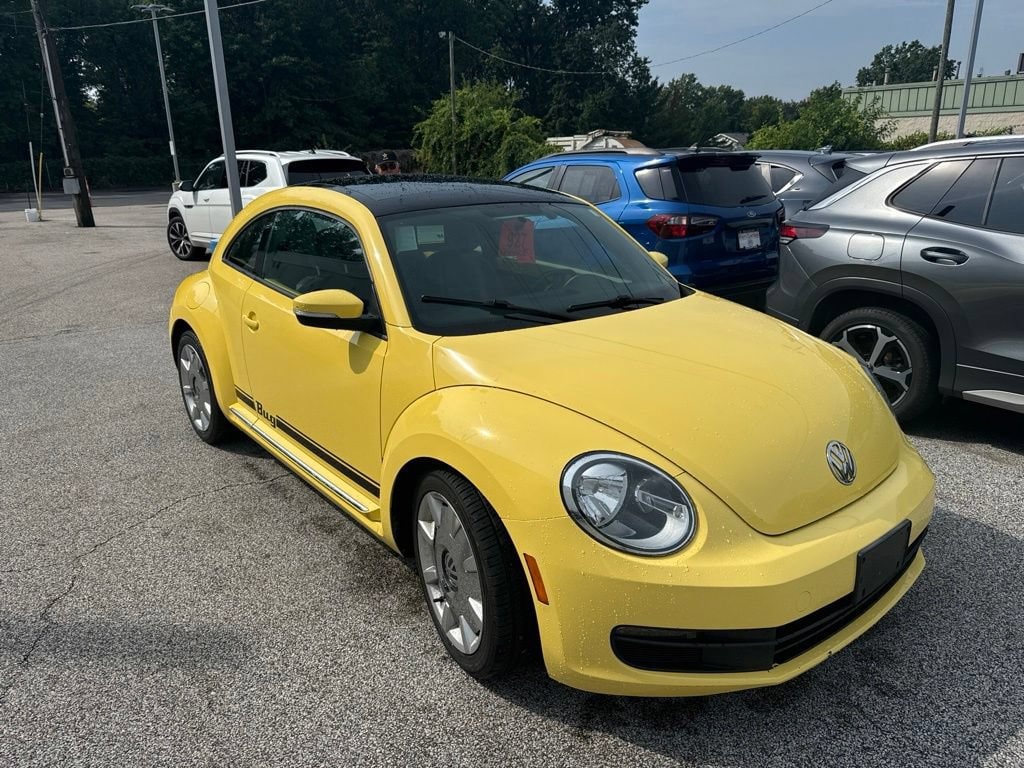 Used 2012 Volkswagen Beetle 2.5 with VIN 3VWJX7AT7CM657068 for sale in Willoughby Hills, OH