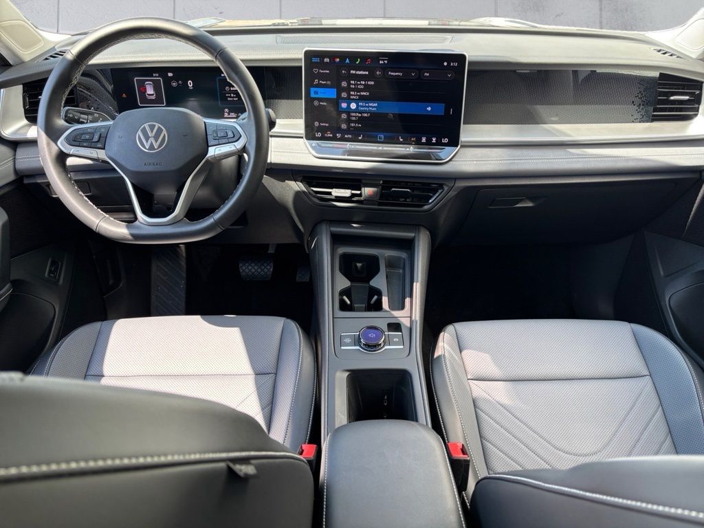 2025 Volkswagen Tiguan SE - Photo 16