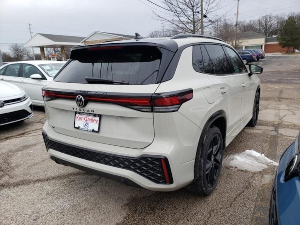 New 2026 Volkswagen Tiguan 2.0T SE R-Line Black SUV