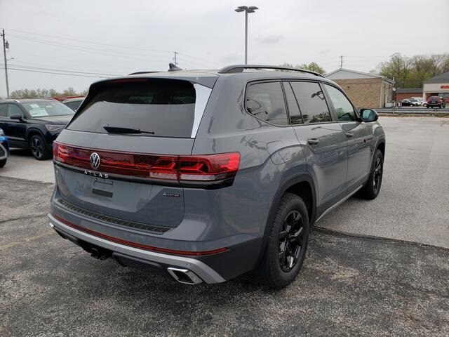 2025 Volkswagen Atlas Peak Edition SE photo 4
