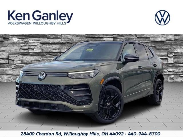 2026 Volkswagen Tiguan SE R-Line Black's photo