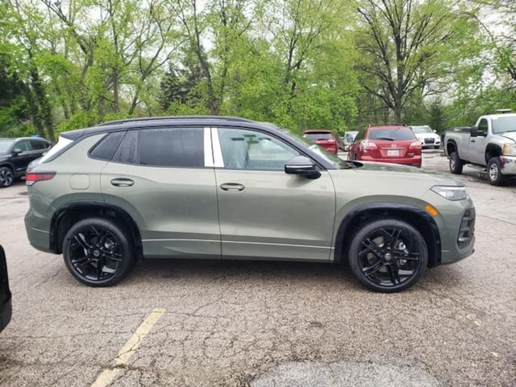 New 2026 Volkswagen Tiguan 2.0T SE R-Line Black SUV