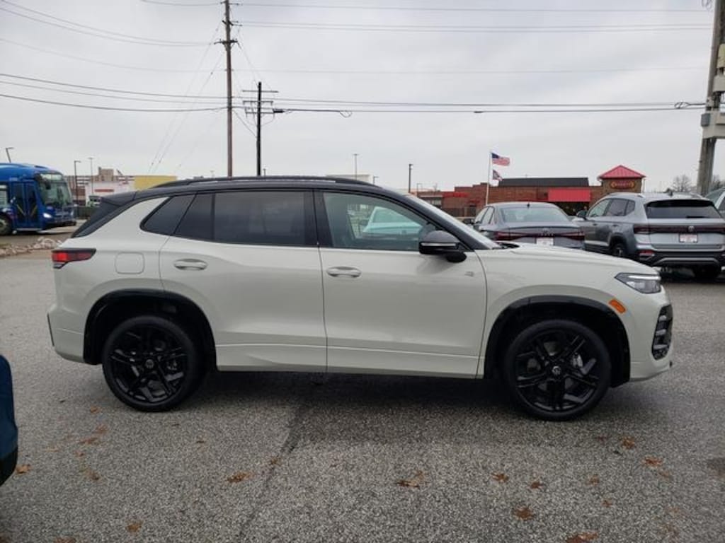 New 2026 Volkswagen Tiguan 2.0T SE R-Line Black SUV