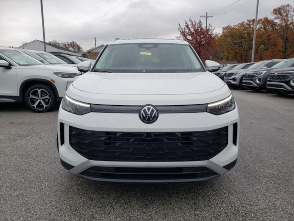 New 2026 Volkswagen Tiguan 2.0T SE SUV