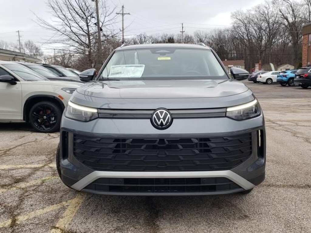 New 2026 Volkswagen Tiguan 2.0T SE SUV