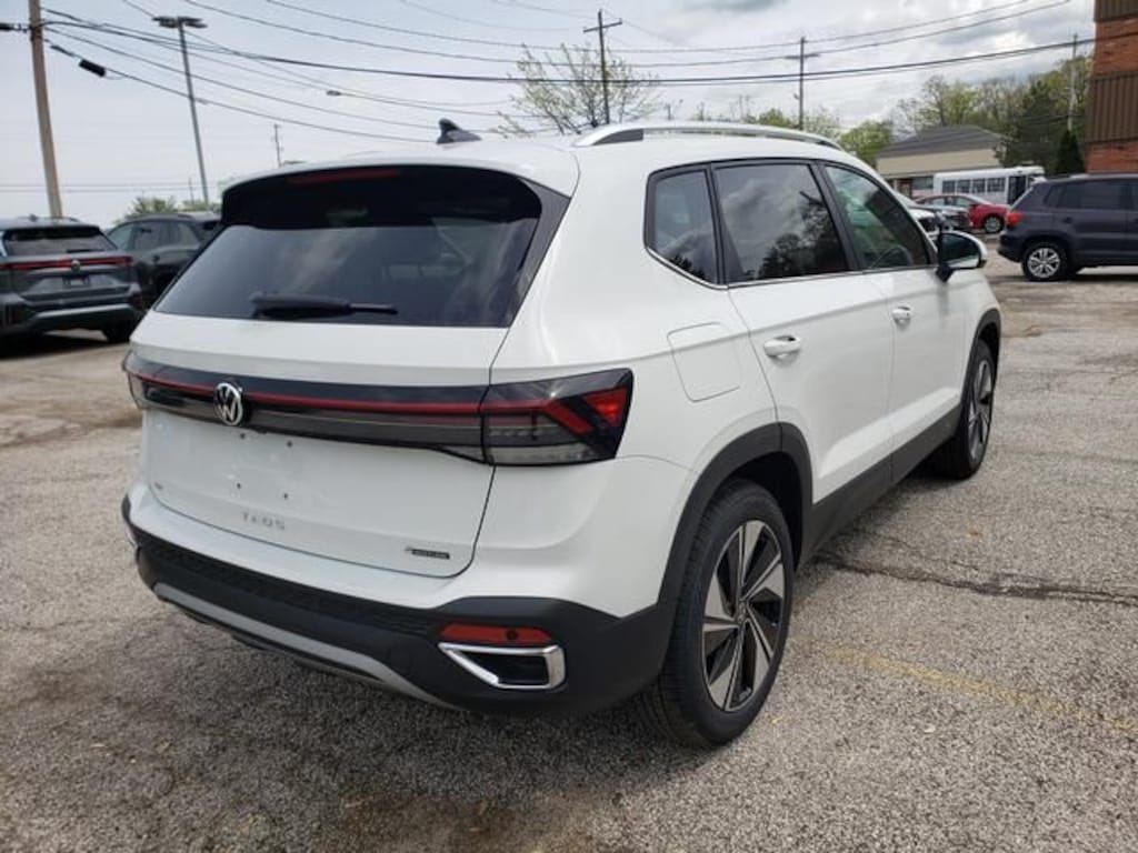 New 2026 Volkswagen Taos 1.5T SE SUV
