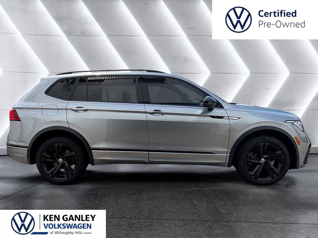 2023 Volkswagen Tiguan 2.0T SE R-Line Black's photo