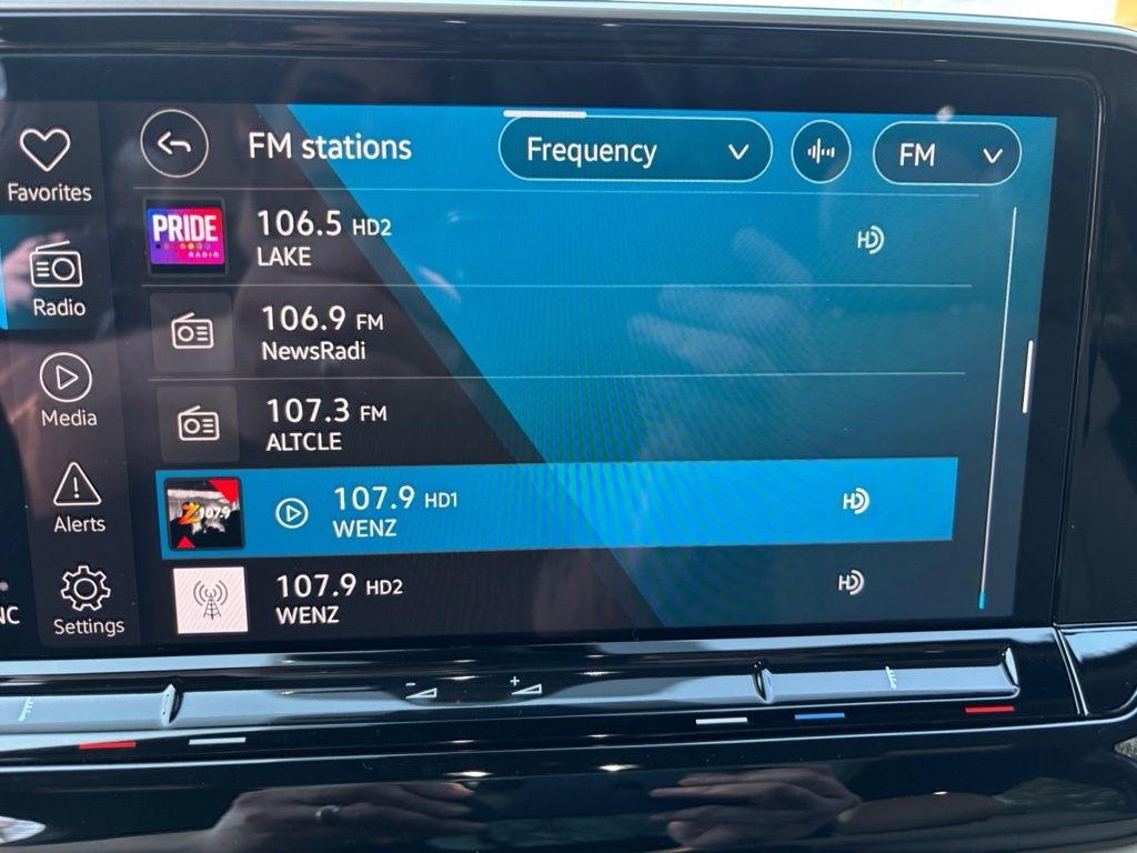 2026 Volkswagen Atlas Cross Sport SE w/Tech - Photo 14