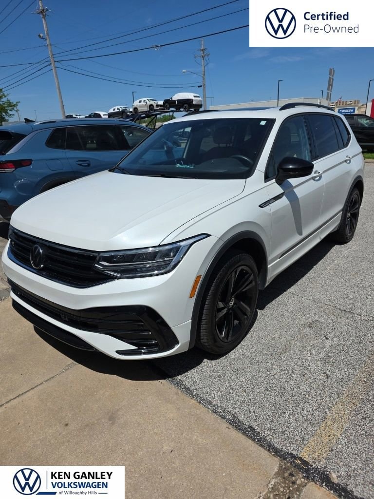 2024 Volkswagen Tiguan 2.0T SE R-Line Black 4Motion's photo