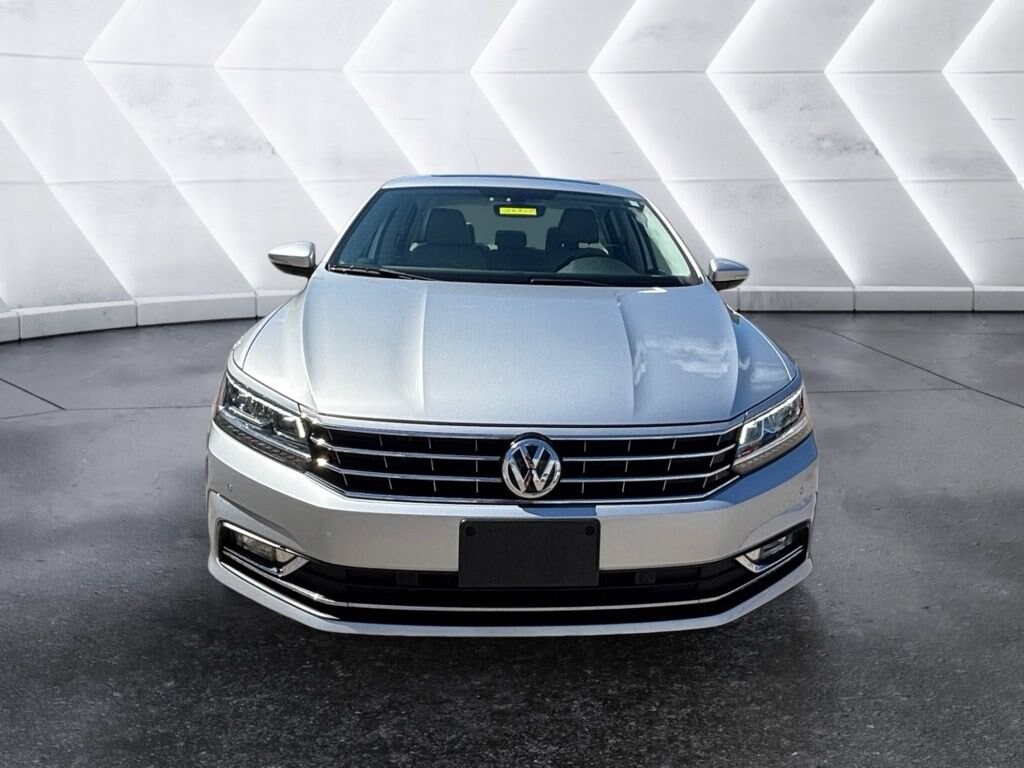 Used 2018 Volkswagen Passat 2.0T SE Sedan