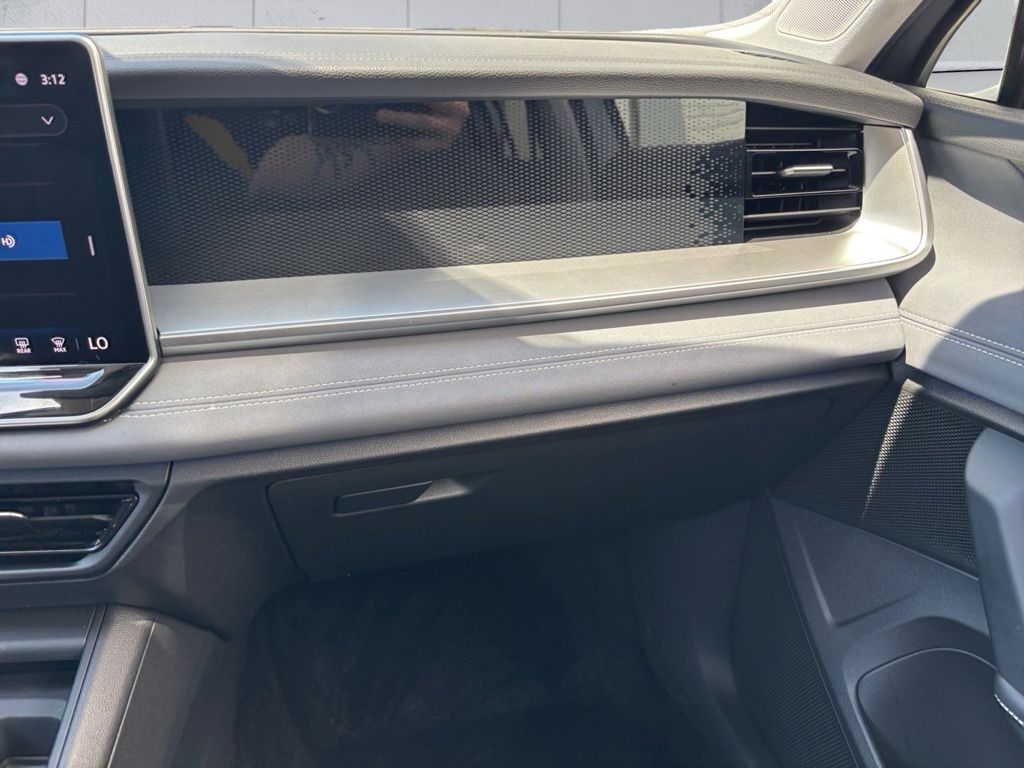 2025 Volkswagen Tiguan SE - Photo 17