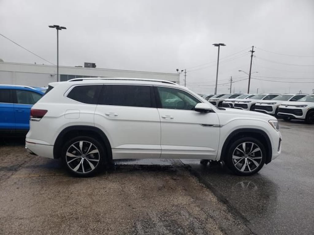 New 2026 Volkswagen Atlas 2.0T SEL Premium R-Line SUV
