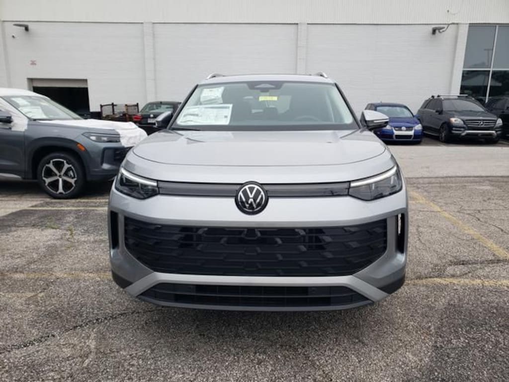 New 2026 Volkswagen Tiguan SE SUV