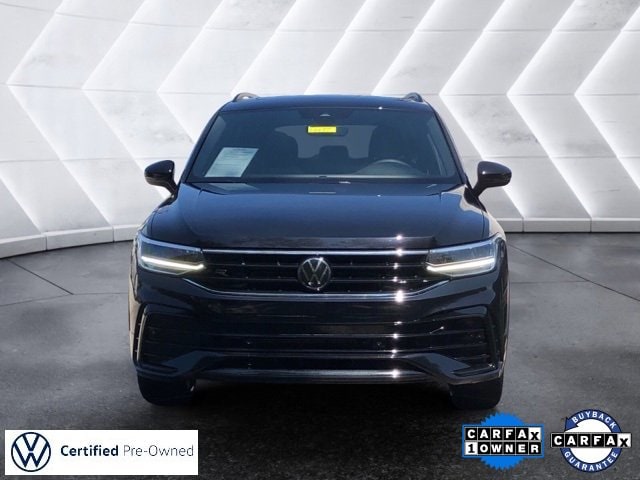 Used 2022 Volkswagen Tiguan SE R-LINE BLACK with VIN 3VV8B7AX5NM095081 for sale in Willoughby Hills, OH