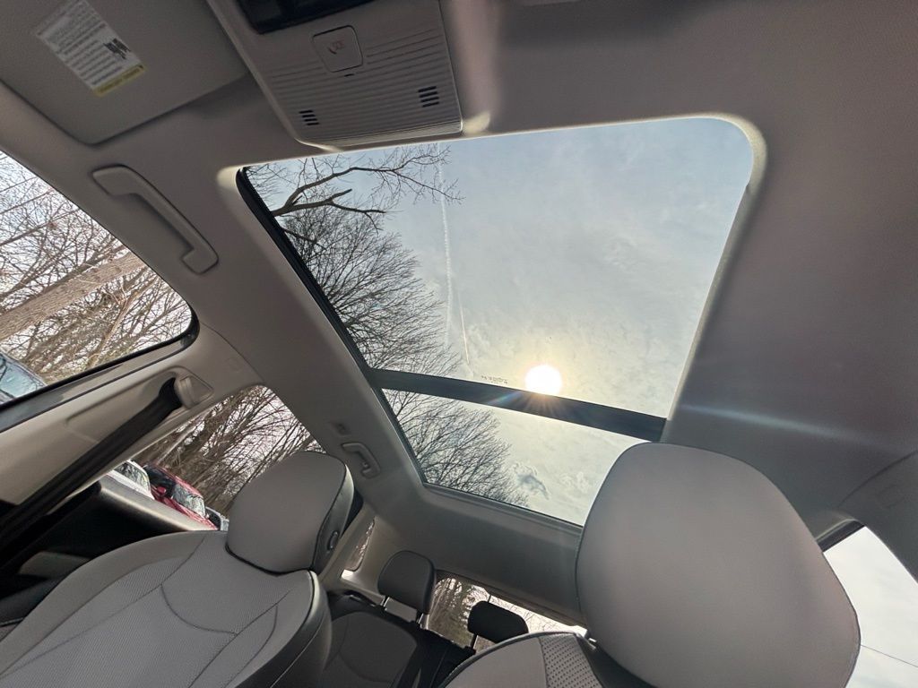 2025 Volkswagen Tiguan SE - Photo 24