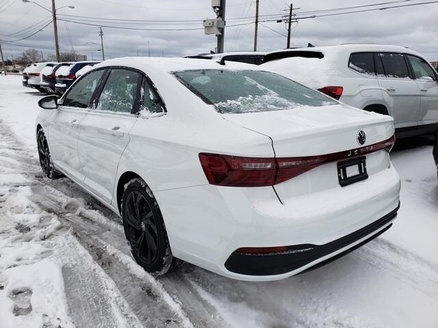 2025 Volkswagen Jetta 1.5T SE photo 3