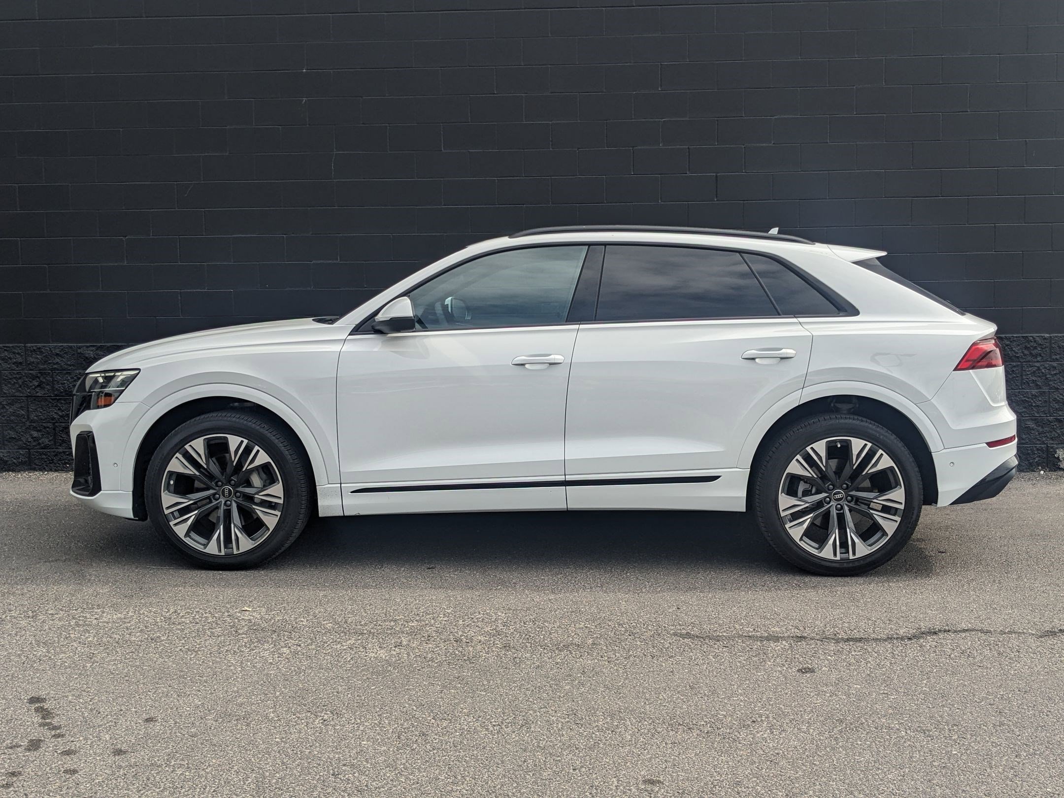 2025 Audi Q8 line Premium Plus photo 2