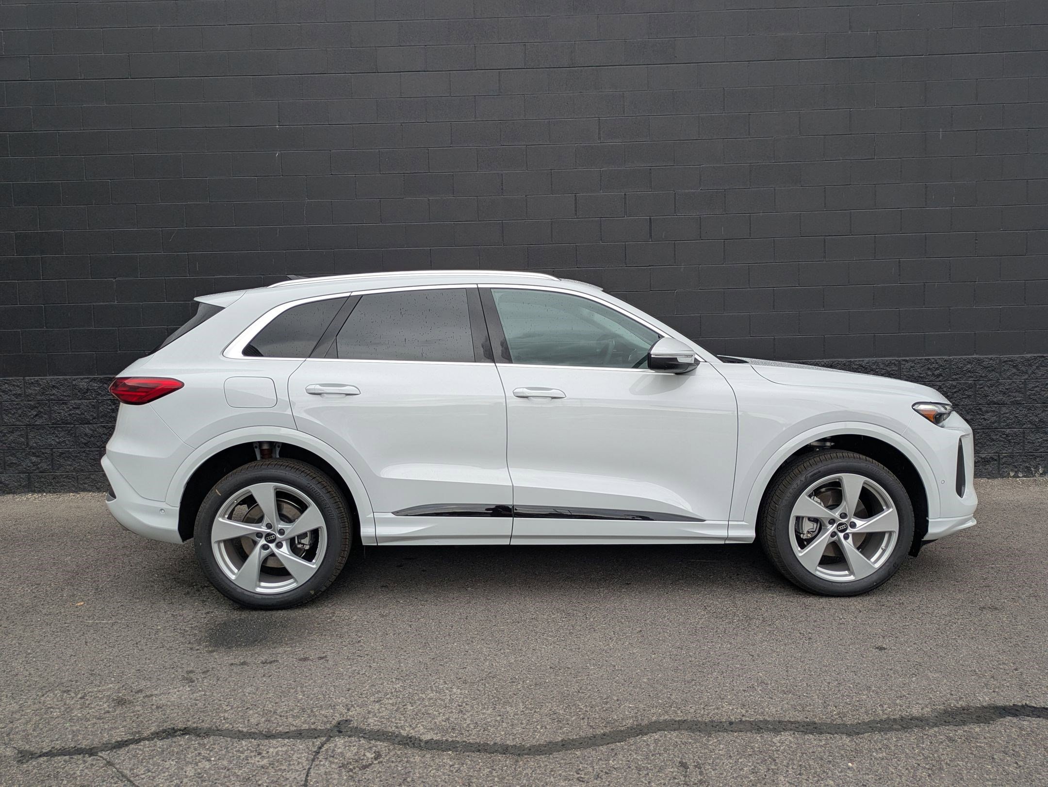 2025 Audi Q5 2.0T Premium Plus photo 4