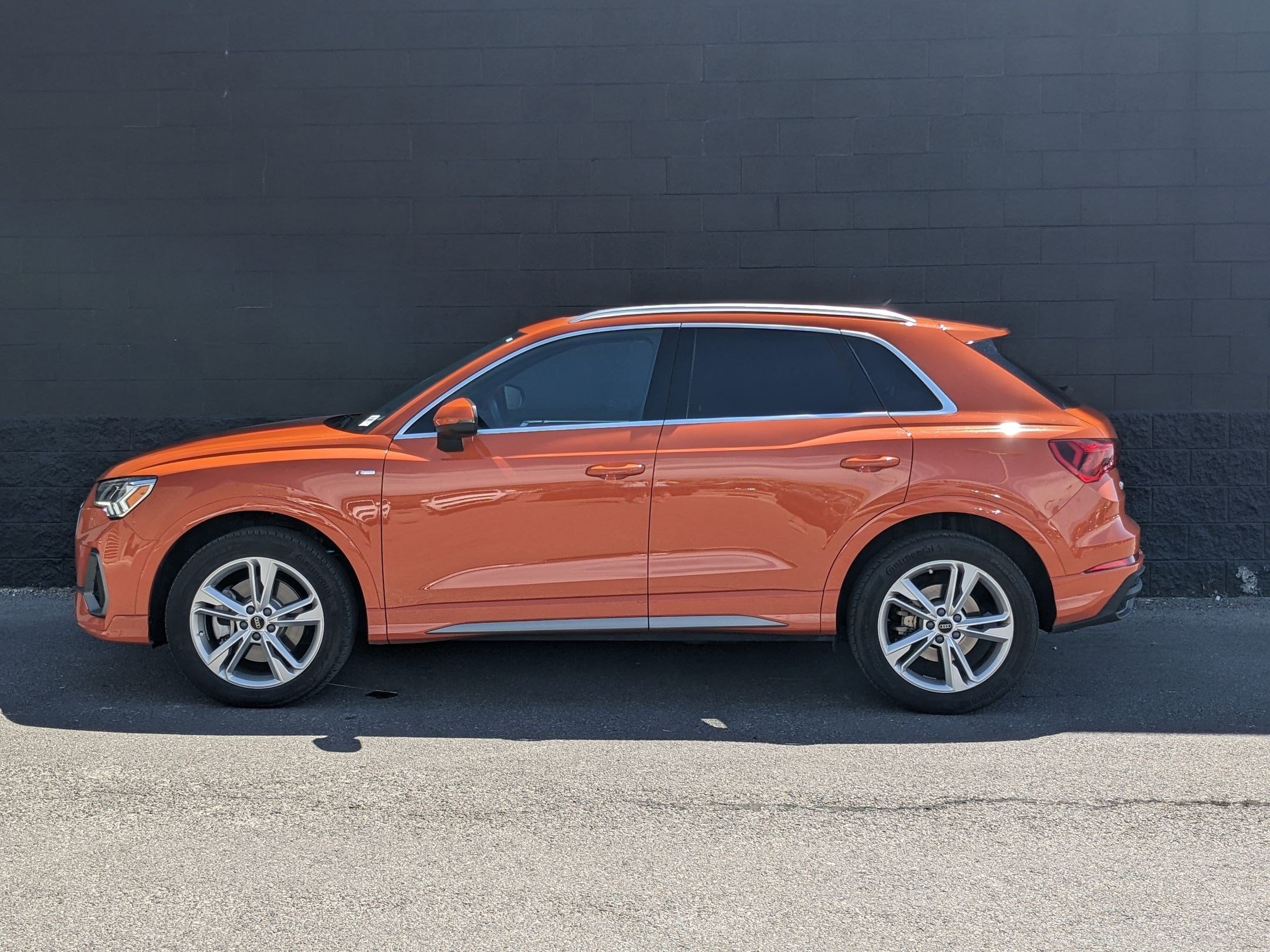 2024 Audi Q3 S line Premium Plus photo 2