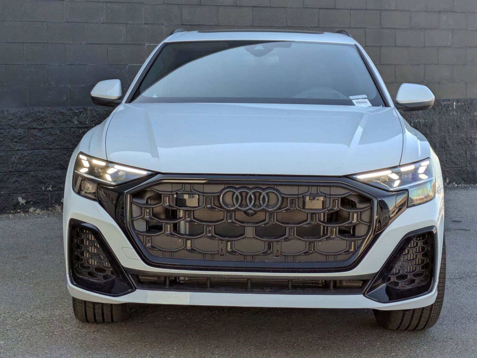 2025 Audi Q8 55 Prestige photo 2