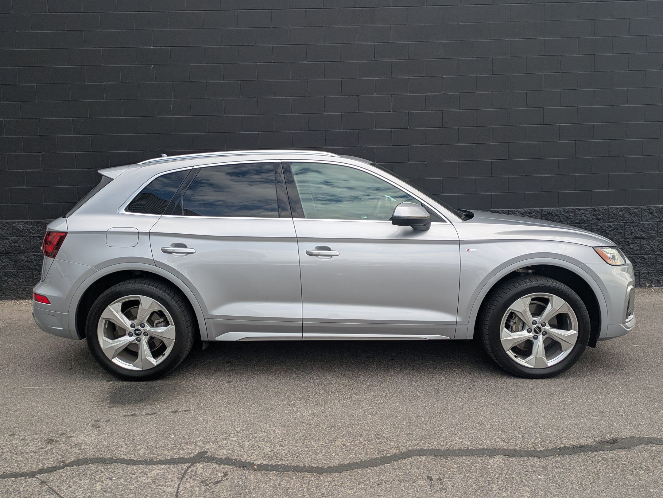 2022 Audi Q5 S line Premium Plus photo 3