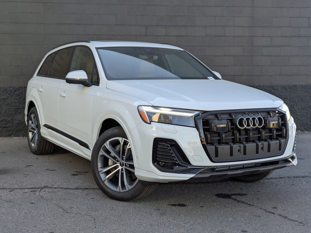 New 2025 Audi Q7 45 Premium SUV