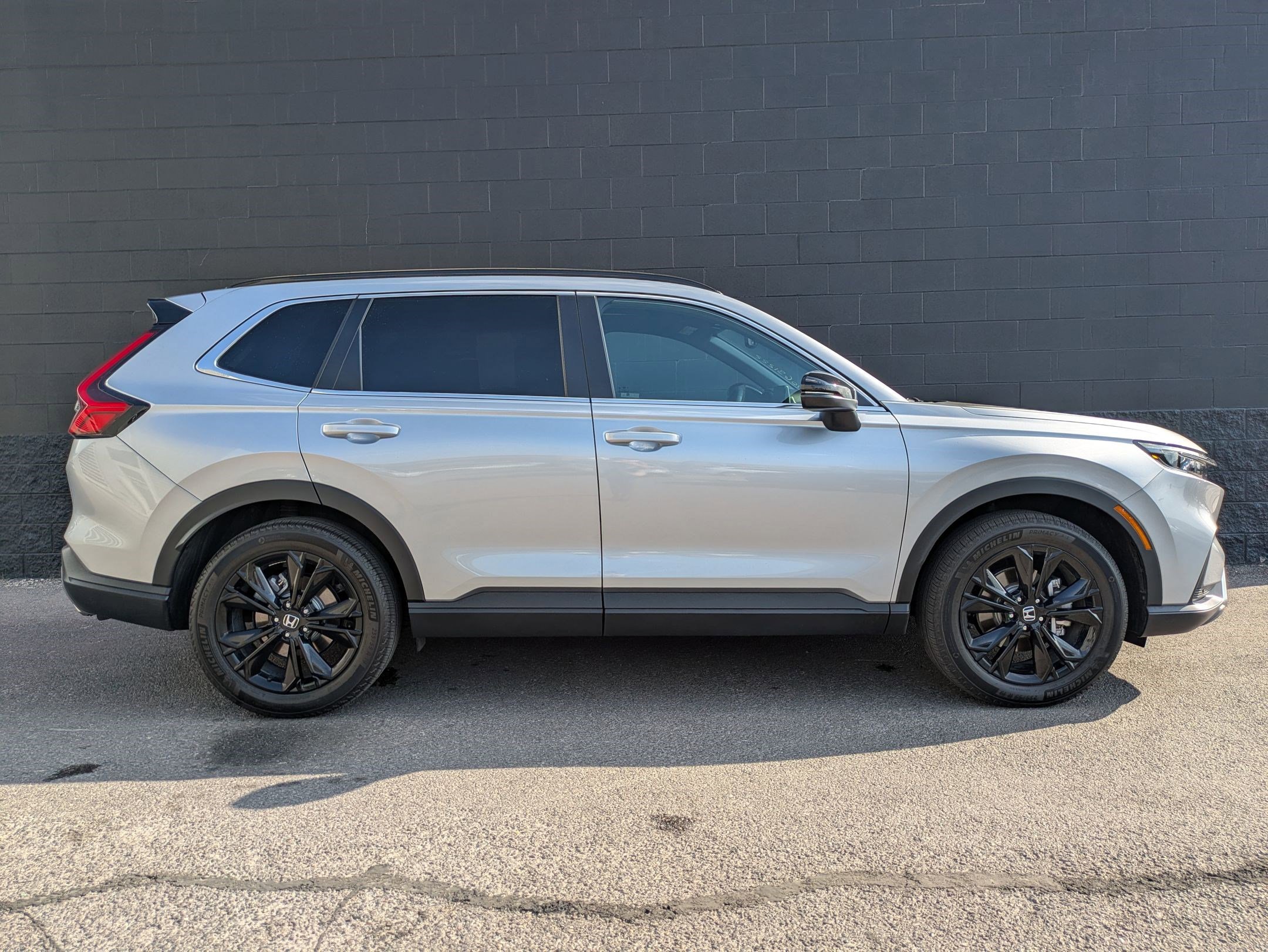 2024 Honda CR-V Hybrid Sport Touring photo 4