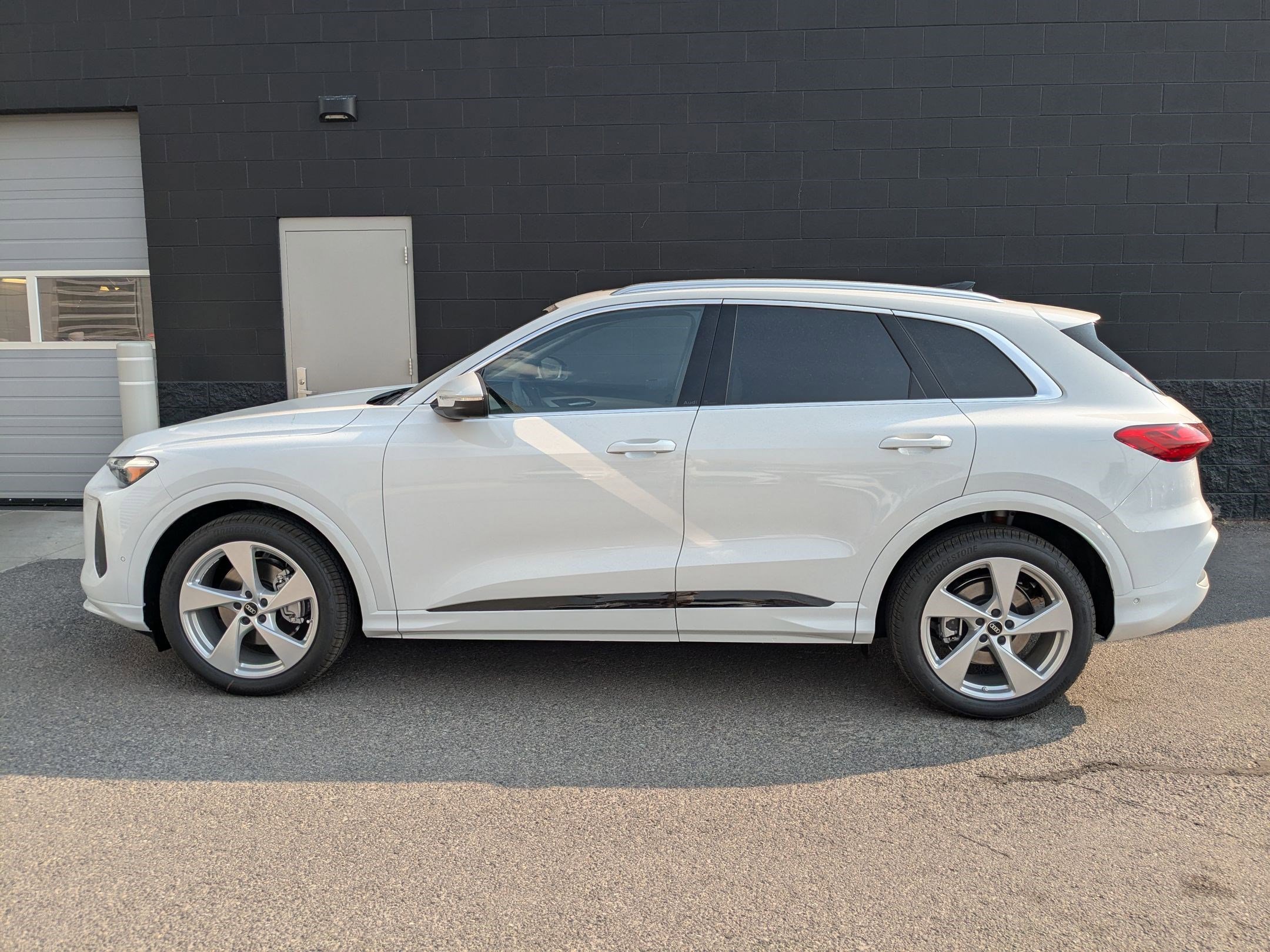 2025 Audi Q5 2.0T Prestige photo 2