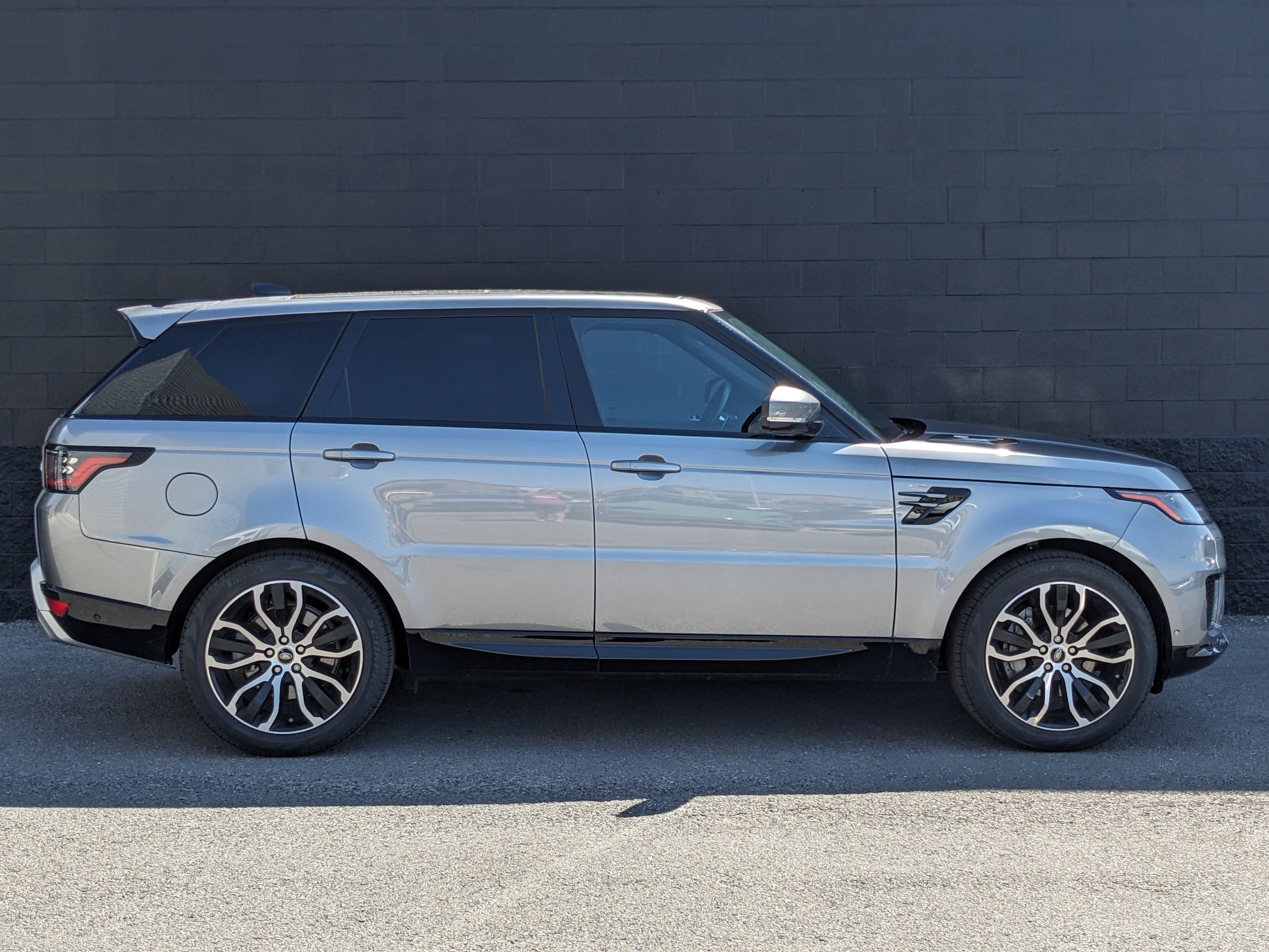 Used 2022 Land Rover Range Rover Sport HSE Silver Edition with VIN SALWR2SU2NA205941 for sale in Lehi, UT