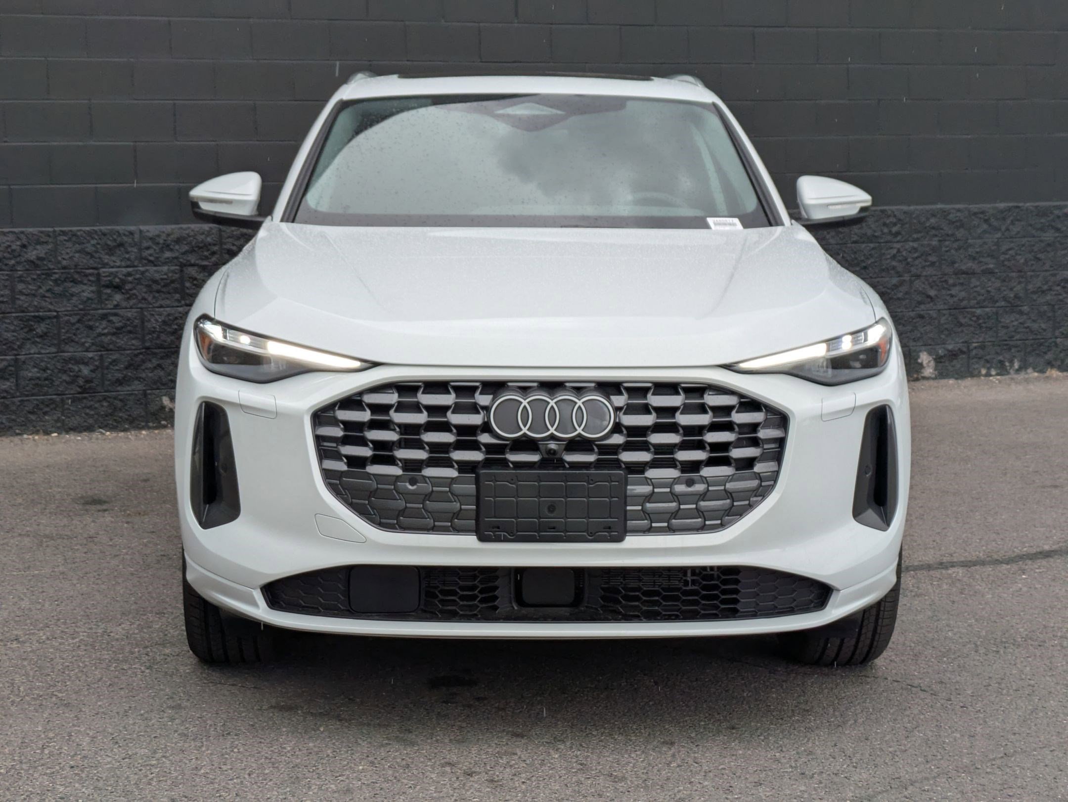 2025 Audi Q5 2.0T Premium Plus photo 2