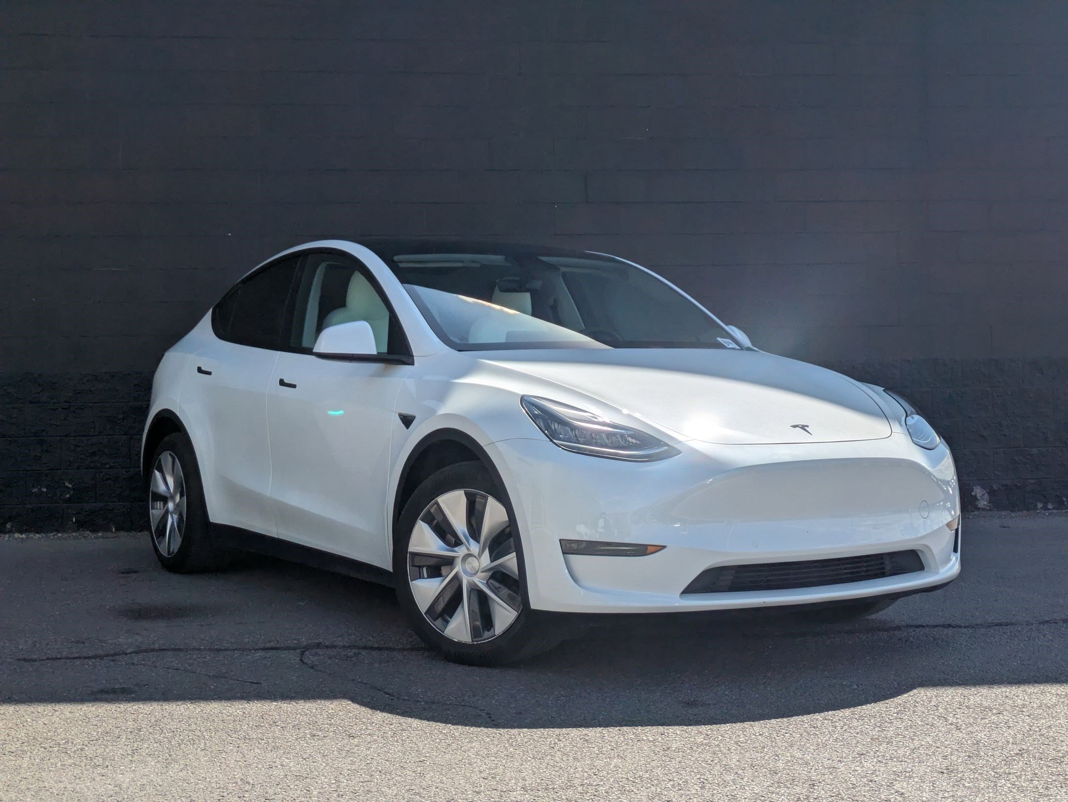 2020 Tesla Model Y Long Range photo 3