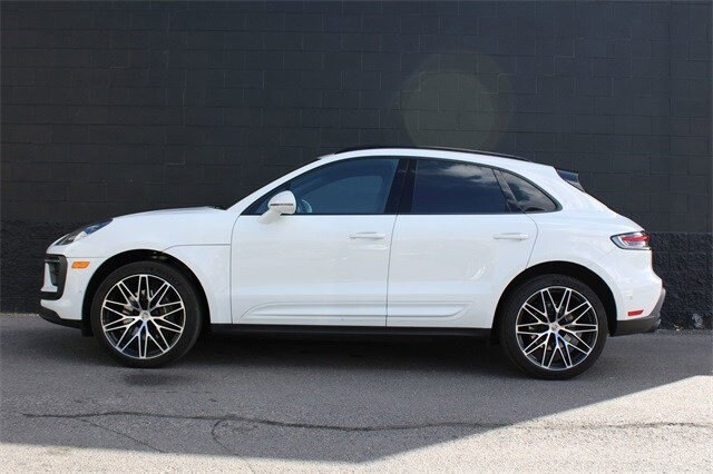 2023 Porsche Macan T photo 2