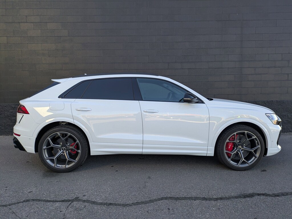 New 2026 Audi RS Q8 4.0T performance SUV