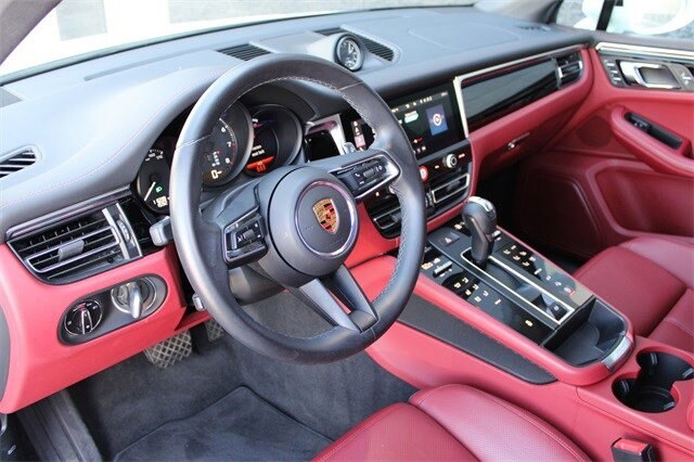 2023 Porsche Macan T photo 4